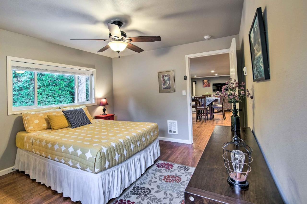 Coos Bay Retreat Less Than 2 Mi To Marina And Casino! Exterior photo